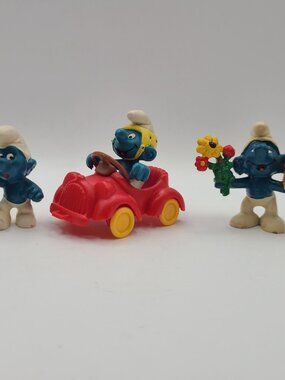 Rare VTG Smurfs PVC Figure Lot – Lantern Smurf, Smurf in Car, Gift & Flowers Smu